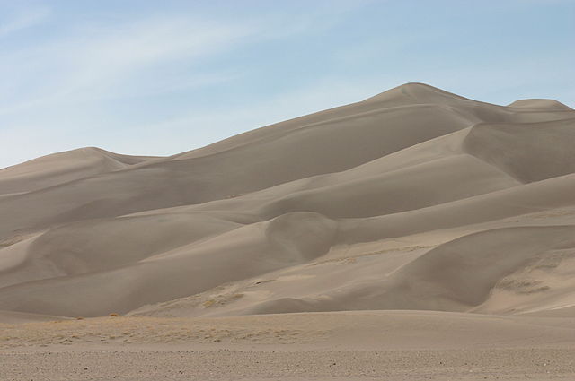 File:Towering Sand Dunes.jpg