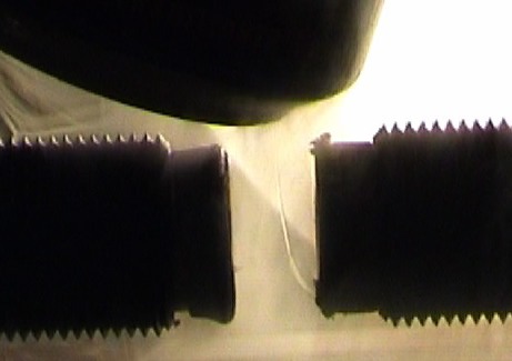 File:Paramagnetism of liquid oxygen.jpeg