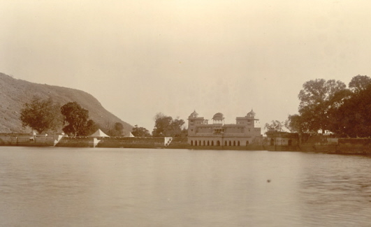 File:Bundi palace1990.jpg