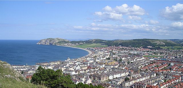 File:Llandudno1-P7230365T.jpg