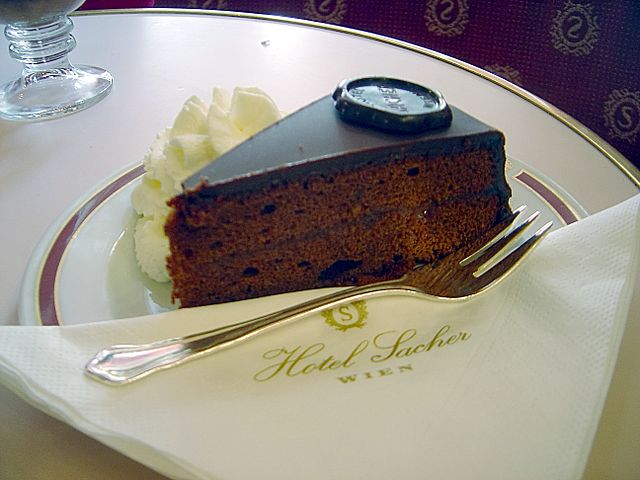 File:Sachertorte DSC03027.JPG