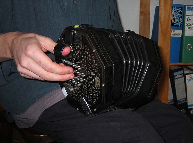 File:Wheatstone English Concertina.jpg