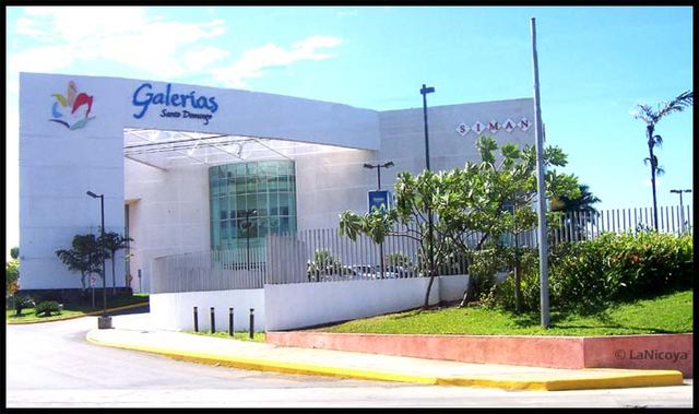 File:Galerias Santo Domingo in Managua.jpg