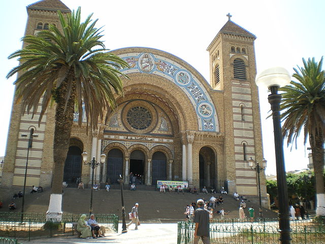 File:Cathédrale Oran.jpeg