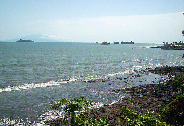 File:Limbe view with Bioko.jpg