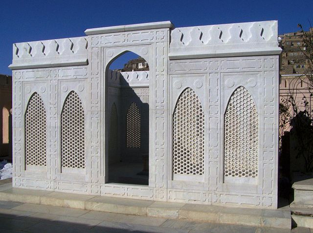 File:Kabul Baghe Babur tomb.jpg