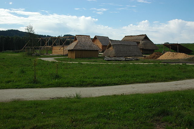 File:Frühmittelalterliches Dorf.jpg