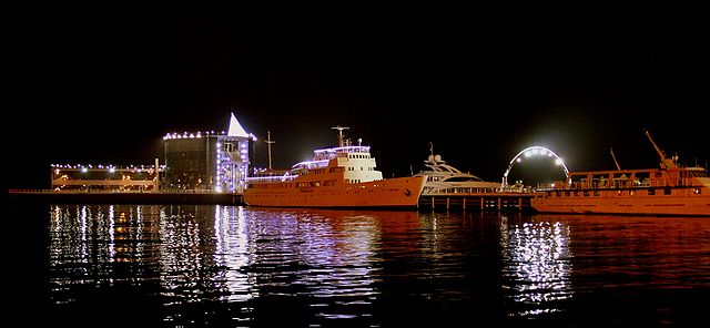 File:Yacht clubs in Baku.jpg