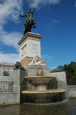 File:Monumento a Felipe IV (Madrid) 06.jpg