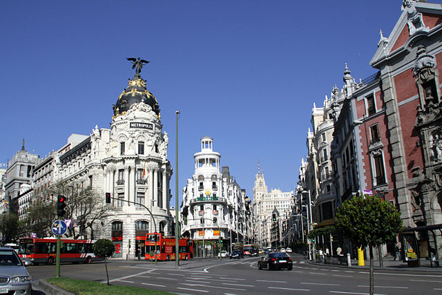 File:Calle de Alcalá (Madrid) 16.jpg