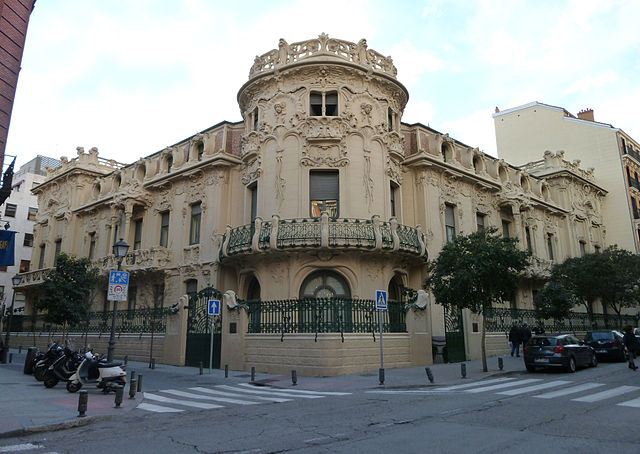 File:Palacio Longoria (Madrid) 16.jpg
