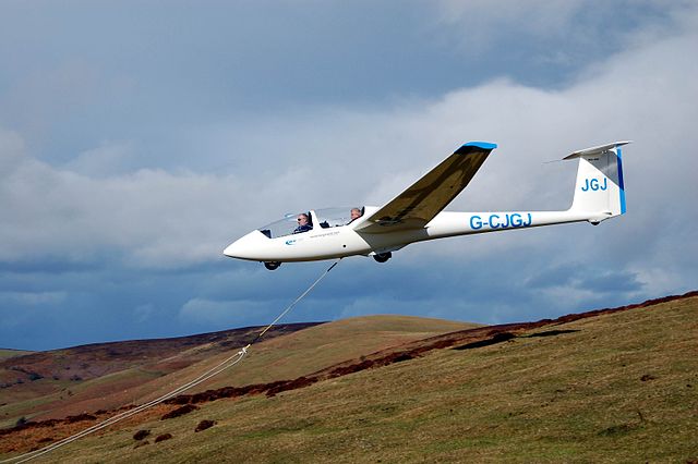 File:Glider bungee launch.JPG