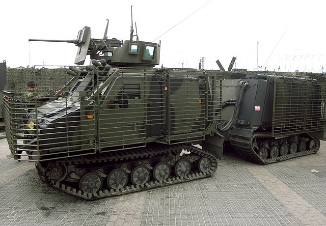 File:Hägglunds BvS10.jpg