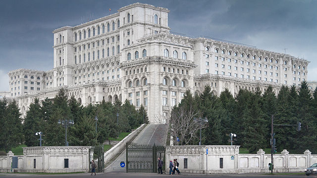 File:Palatul Parlamentului 1b.jpg