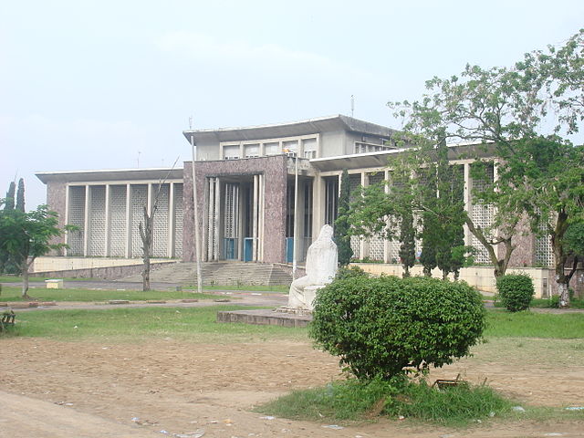 File:Université de Kinshasa (Unikin1).JPG