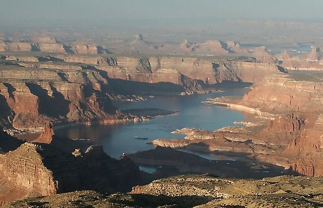 File:LakePowell3.jpg