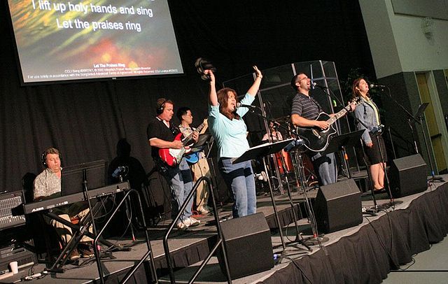 File:Worship-team.jpg