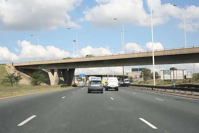 File:The M2 in Johannesburg.jpg