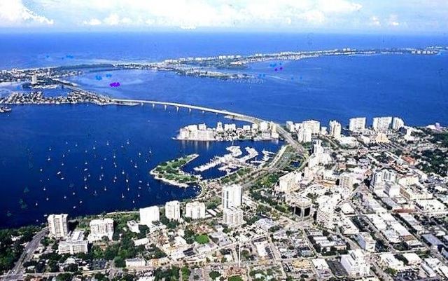 File:Sarasota Florida - 83d40m - from mainland across bay front to Gulf of Mexico - new bridge.JPG