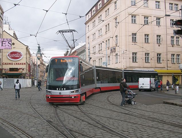 File:Škoda 15T n°9208 on the line 7 in Prague.JPG