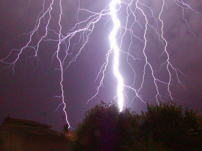 File:Lightning 02.jpg