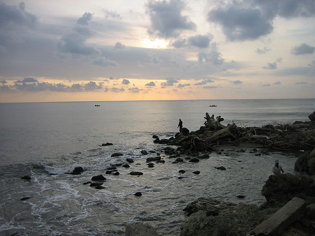 File:Barranquilla, el mar desde las Bocas de Cenizas-20050625 .jpg