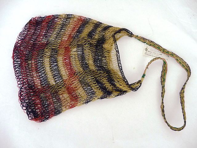 File:PNG Bilum Bag QM r.jpg