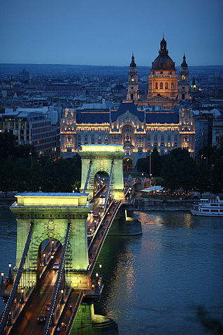 File:Budapest Chain Bridge1.jpg
