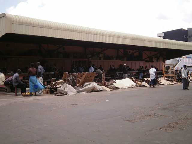 File:Souvenir market in Blantyre Malawi.JPG