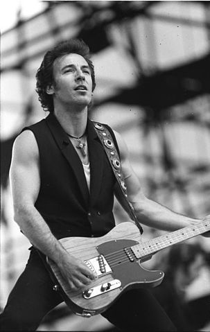 File:Bundesarchiv Bild 183-1988-0719-38, Bruce Springsteen, Konzert in der DDR.jpg